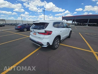 2025 BMW X1 xDrive28i - miniatura 3