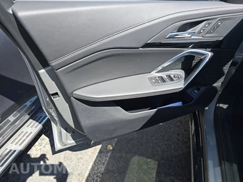 2025 BMW X1 xDrive28i - miniatura 9