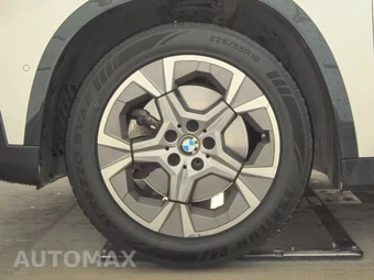 2025 BMW X1 xDrive28i - miniatura 9