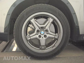 2025 BMW X1 xDrive28i - miniatura 9