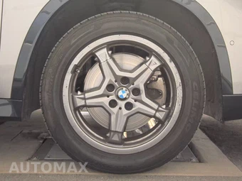 2025 BMW X1 xDrive28i – miniatura 10