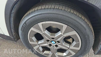2025 BMW X1 xDrive28i - miniatura 24