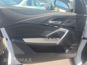 2025 BMW X1 xDrive28i – miniatura 9