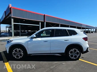 2025 BMW X1 xDrive28i - miniatura 3