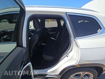 2025 BMW X1 xDrive28i - miniatura 10