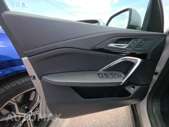 2025 BMW X1 xDrive28i - miniatura 15