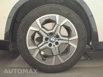 2025 BMW X1 xDrive28i - miniatura 9