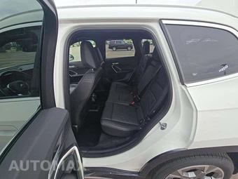 2025 BMW X1 xDrive28i – miniatura 10