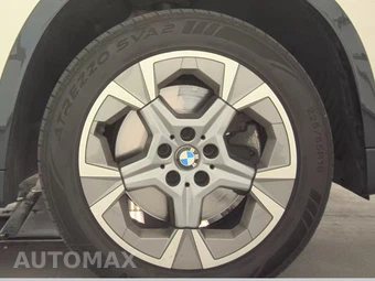 2025 BMW X1 xDrive28i - miniatura 10