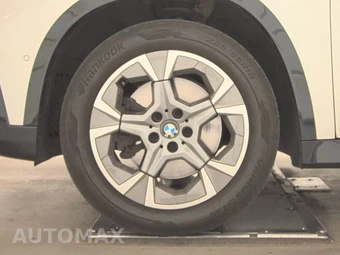 2025 BMW X1 xDrive28i - miniatura 9