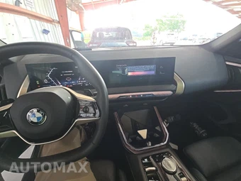 2025 BMW X3 30 xDrive – miniatura 17