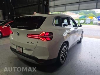 2025 BMW X3 30 xDrive - miniatura 3