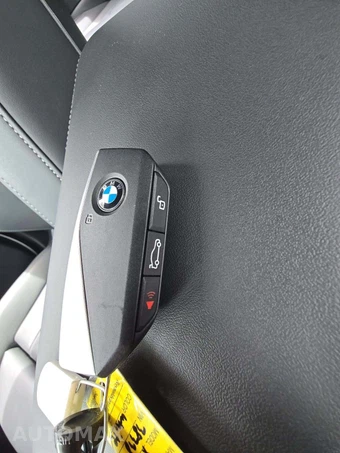 2025 BMW X3 30 xDrive - miniatura 8