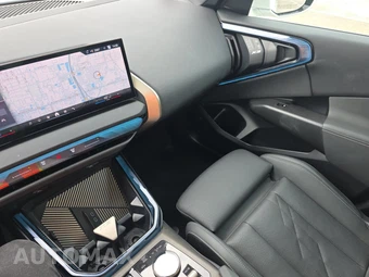 2025 BMW X3 30 xDrive – miniatura 11