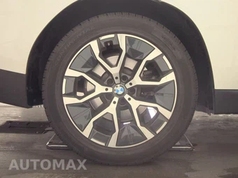 2025 BMW X3 30 xDrive – miniatura 11