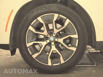 2025 BMW X3 30 xDrive - miniatura 9