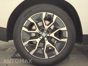 2025 BMW X3 30 xDrive - miniatura 11