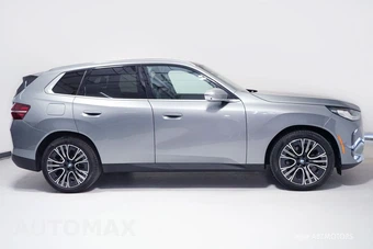 2025 BMW X3 30 xDrive - miniatura 3