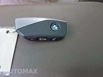 2025 BMW X3 30 xDrive - miniatura 8