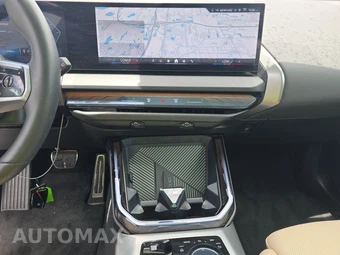 2025 BMW X3 M50 – miniatura 17