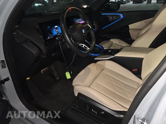 2025 BMW X3 M50 - miniatura 13