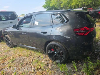 2025 BMW X3 M50 xDrive - miniatura 2