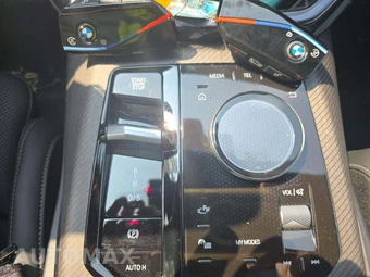 2025 BMW X3 M50 xDrive - miniatura 8