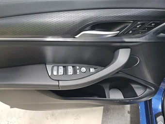 2025 BMW X4 Sports Activity Coupe M40i - miniatura 9