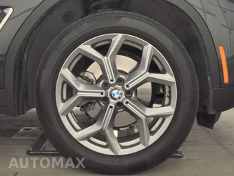 2025 BMW X4 Sports Activity Coupe xDrive30i - miniatura 10