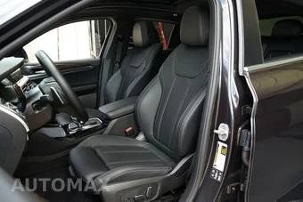 2025 BMW X4 Sports Activity Coupe xDrive30i - miniatura 3