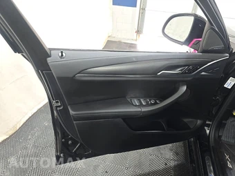 2025 BMW X4 xDrive30i - miniatura 9