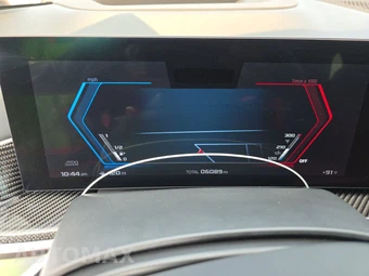 2025 BMW X5 M Competition - miniatura 12