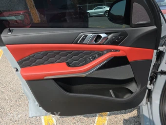 2025 BMW X5 M Competition - miniatura 9