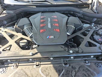 2025 BMW X5 M Competition - miniatura 15