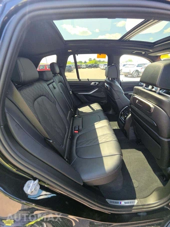 2025 BMW X5 M60i xDrive - miniatura 13