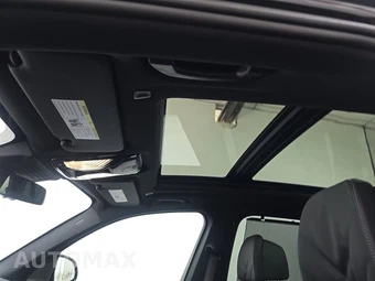 2025 BMW X5 M60i xDrive - miniatura 17