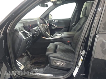2025 BMW X5 M60i xDrive - miniatura 7