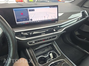 2025 BMW X5 M60i xDrive – miniatura 11