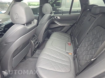 2025 BMW X5 M60i xDrive – miniatura 13