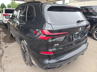 2025 BMW X5 M60i xDrive – miniatura 6