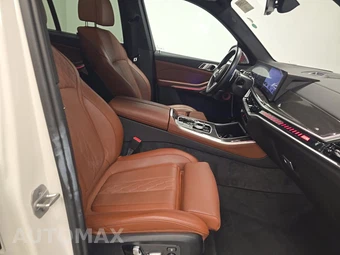 2025 BMW X5 Sports Activity Vehicle M60i xDrive - miniatura 8