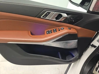 2025 BMW X5 Sports Activity Vehicle M60i xDrive - miniatura 9