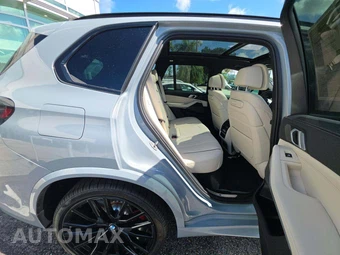 2025 BMW X5 Sports Activity Vehicle M60i xDrive - miniatura 16