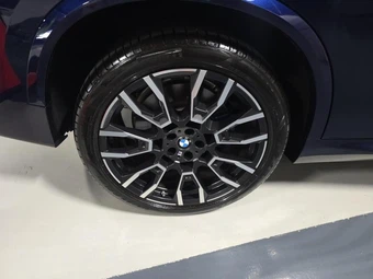 2025 BMW X5 Sports Activity Vehicle M60i xDrive – miniatura 10