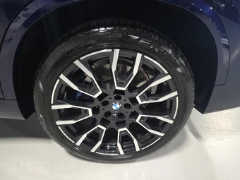 2025 BMW X5 Sports Activity Vehicle M60i xDrive – miniatura 11