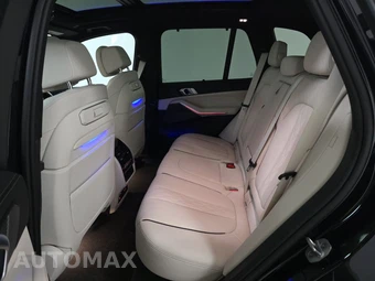 2025 BMW X5 Sports Activity Vehicle M60i xDrive – miniatura 13