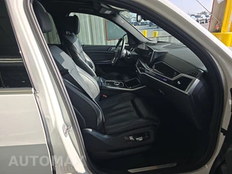 2025 BMW X5 Sports Activity Vehicle xDrive50e - miniatura 8