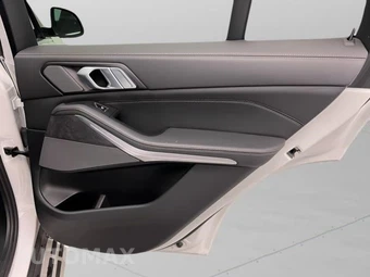 2025 BMW X5 xDrive40i - miniatura 15