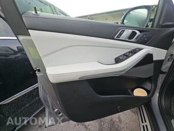 2025 BMW X5 xDrive40i - miniatura 9