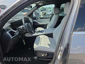 2025 BMW X5 xDrive40i - miniatura 13